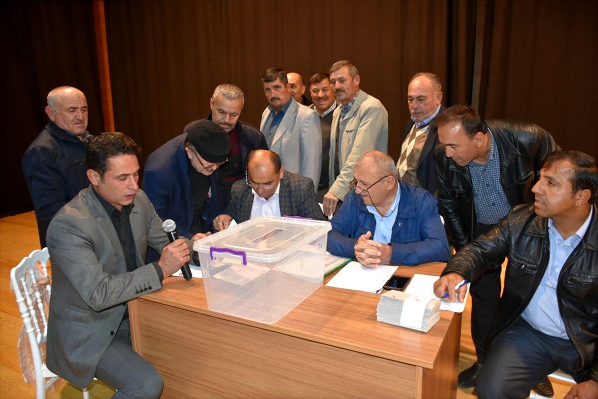 Boyabat\'ta dernek başkanlığı seçimi