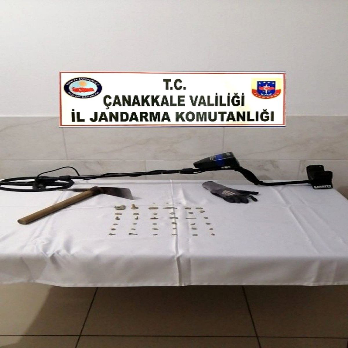 Çanakkale\'de define avına jandarmadan suçüstü