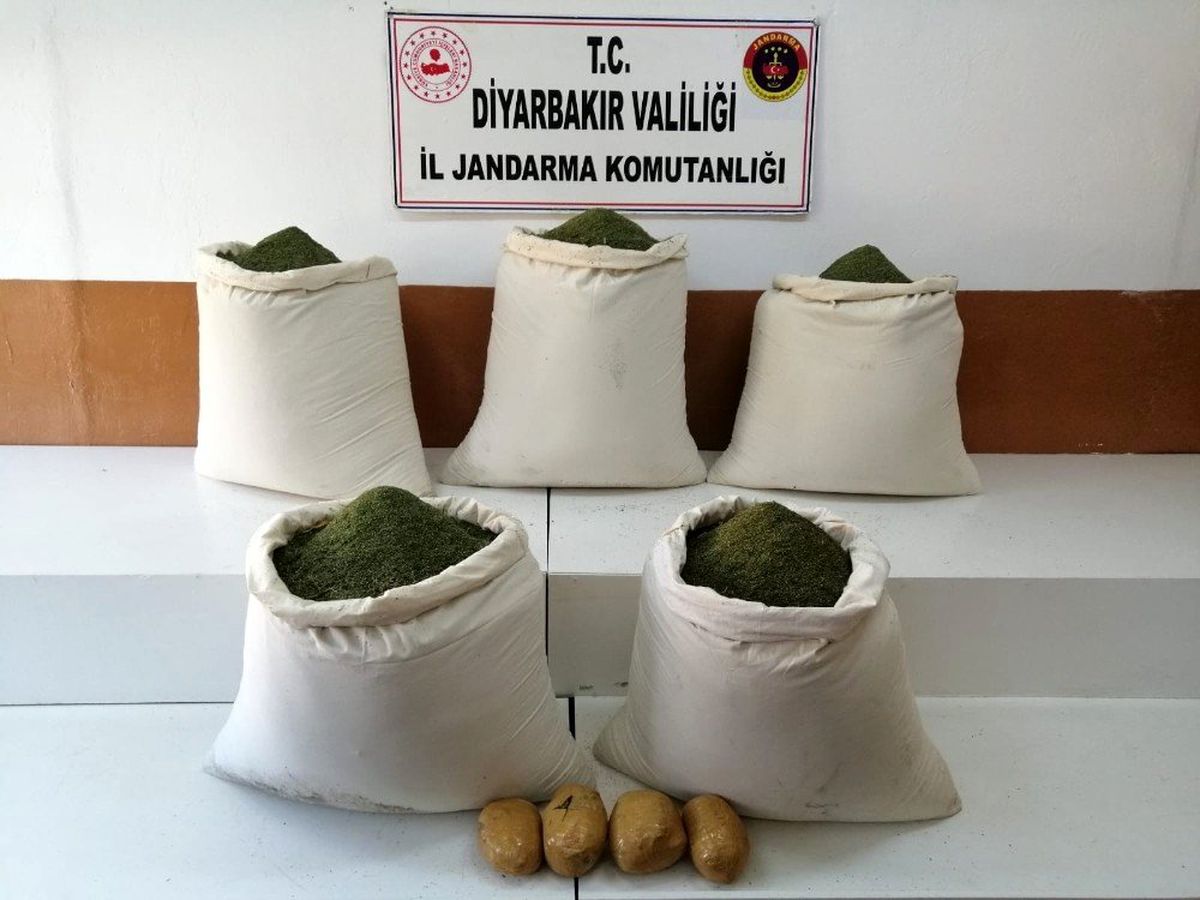 Diyarbakır\'da 220 kilogram esrar ele geçirildi