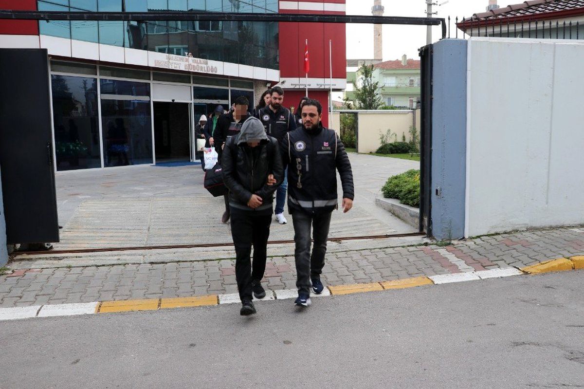 FETÖ operasyonunda 2 kişi tutuklandı