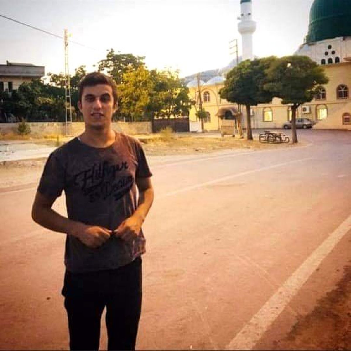 Hafriyat kamyonu devrildi: 1 ölü