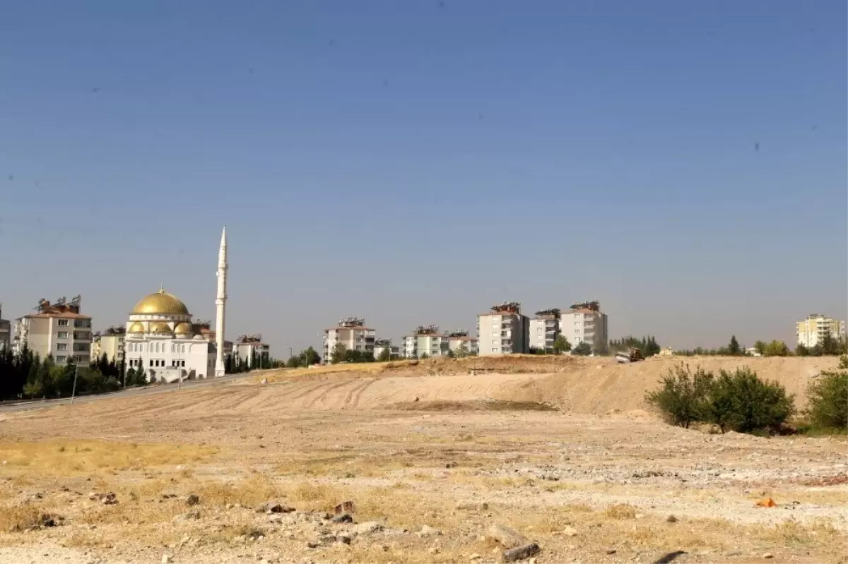 Karapınar ve Yeni Sanayi Mahallesine park yapılıyor