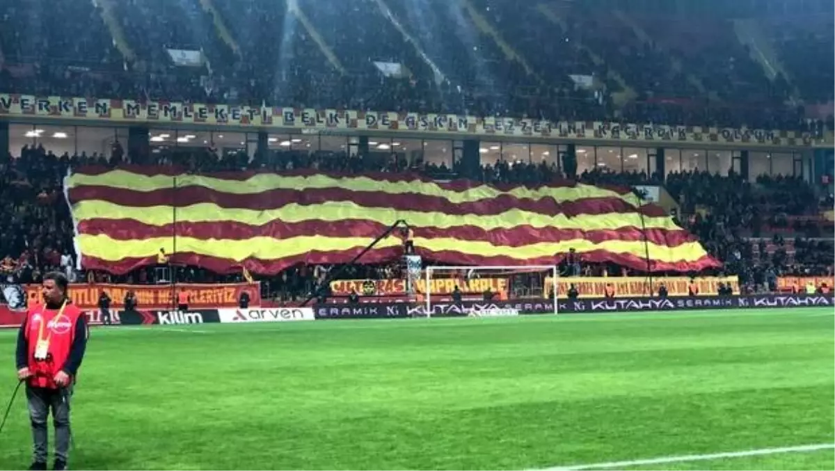 Kayserispor - Fenerbahçe maçını 18 bin taraftar izledi