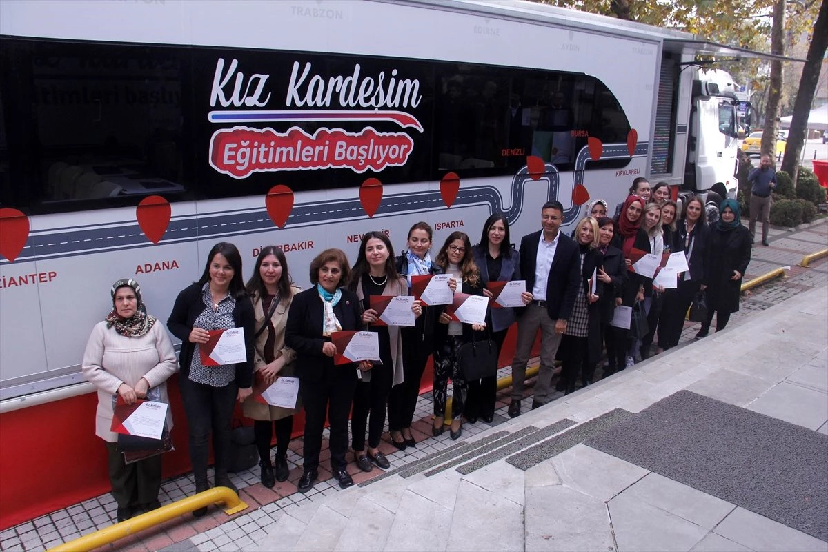 "Kız Kardeşim Eğitim Tırı" Bursa\'da