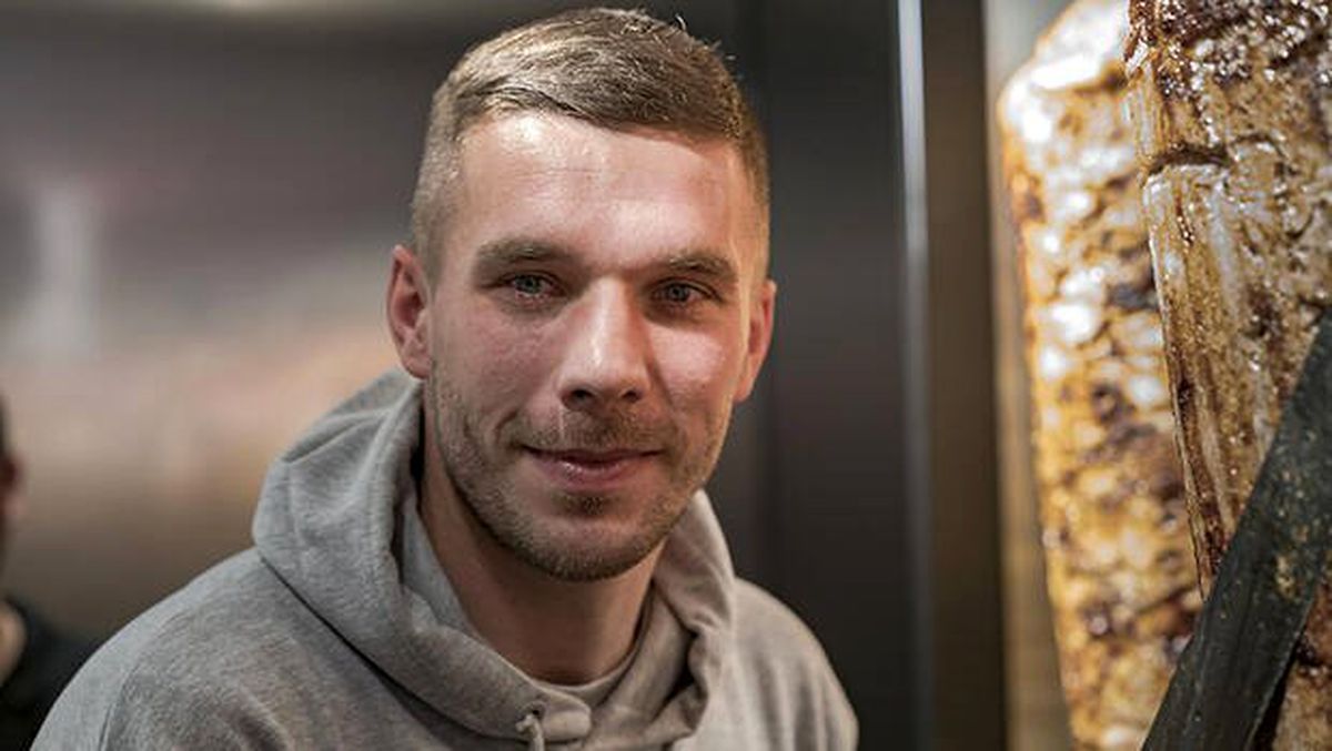 Lukas Podolski\'den Galatasaray paylaşımı