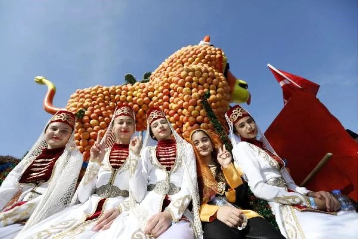 Mersin, karnaval gibi bir festivale ev sahipliği yaptı