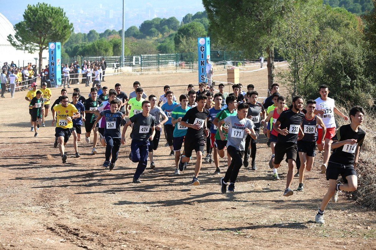 PAÜ\'lü sporculardan Atatürk\'ü Anma Koşusu\'nde büyük başarı