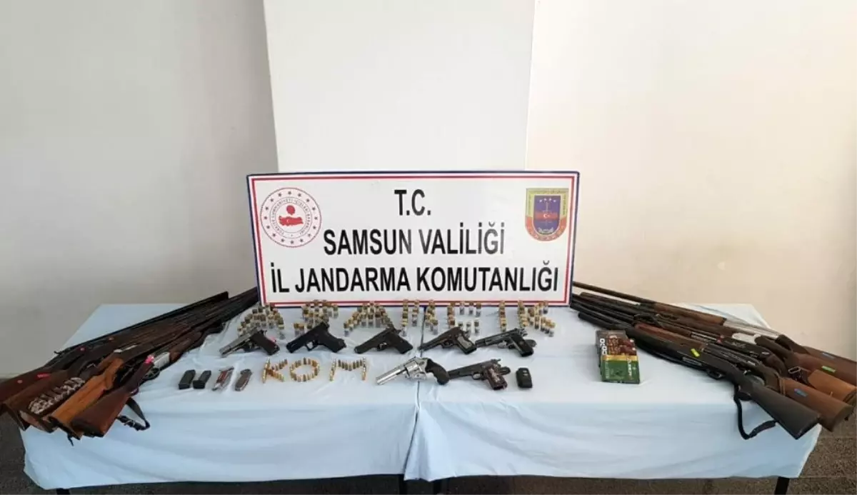 Samsun\'da jandarmadan kaçak silah operasyonu: 6 gözaltı