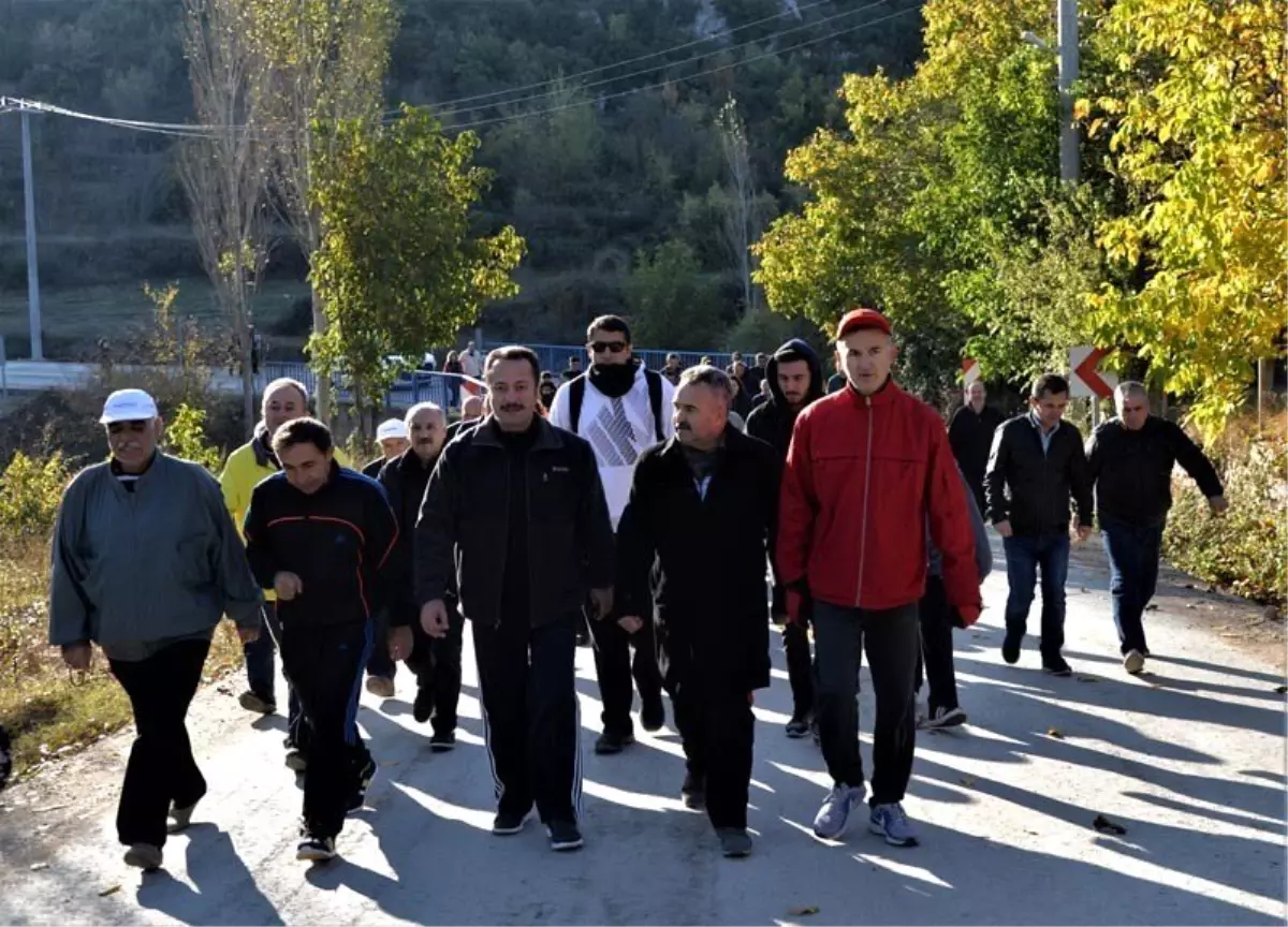 Vali Şentürk ile birlikte iki günde 16 kilometre yürüdüler