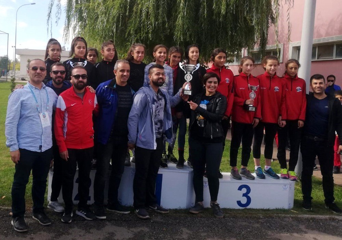 Van Büyükşehir Belediyesi atletizm dalında finallerde