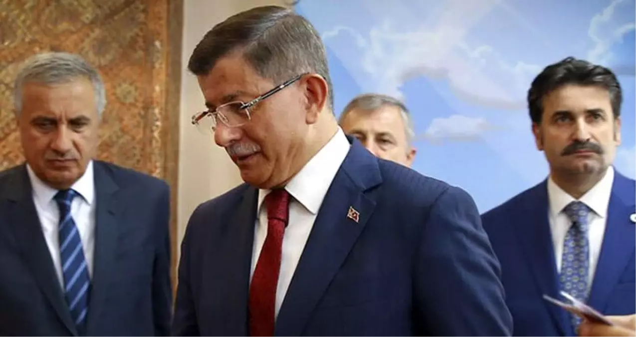 Yeni parti kuracak Ahmet Davutoğlu\'nun kurucular kurulu belli oldu! Listede ilginç isimler var