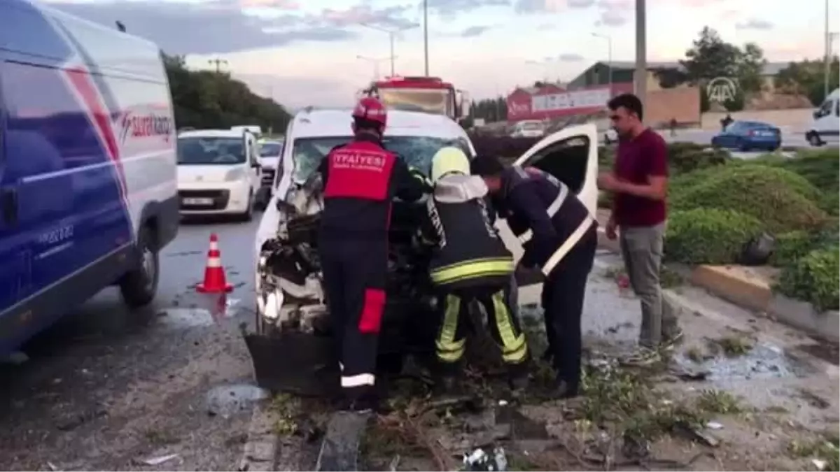 Zincirleme trafik kazası: 1 ölü, 2 yaralı