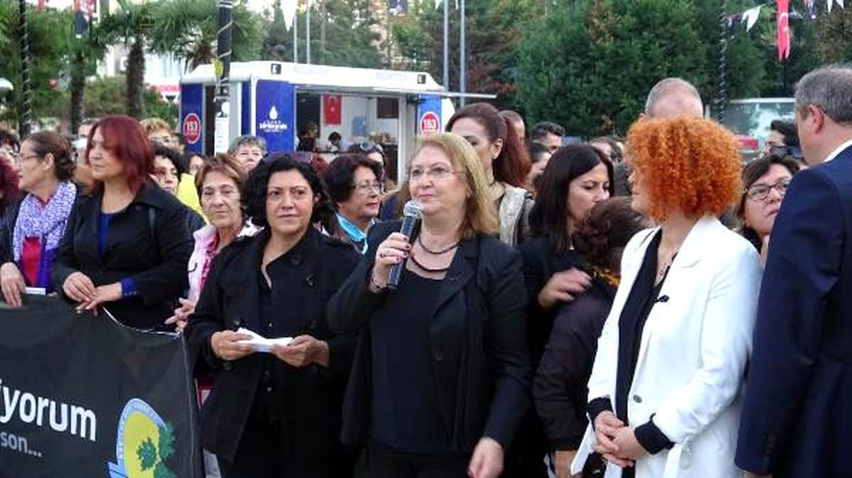 Avcılar\'da kadınlar\'dan, kadın cinayetleri protestosu