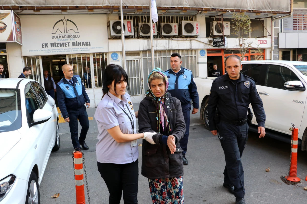 Dilencinin mal varlığı dudak uçuklattı 3 evi olduğu ortaya çıktı Son