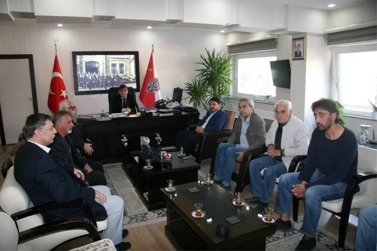 Emniyet Müdürü Karabulut\'a gazeteci ve yazarlardan ziyaret