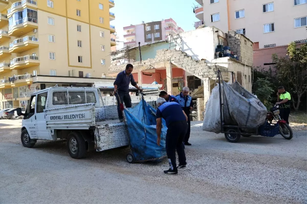 Erdemli zabıtasından hurdacılara denetim