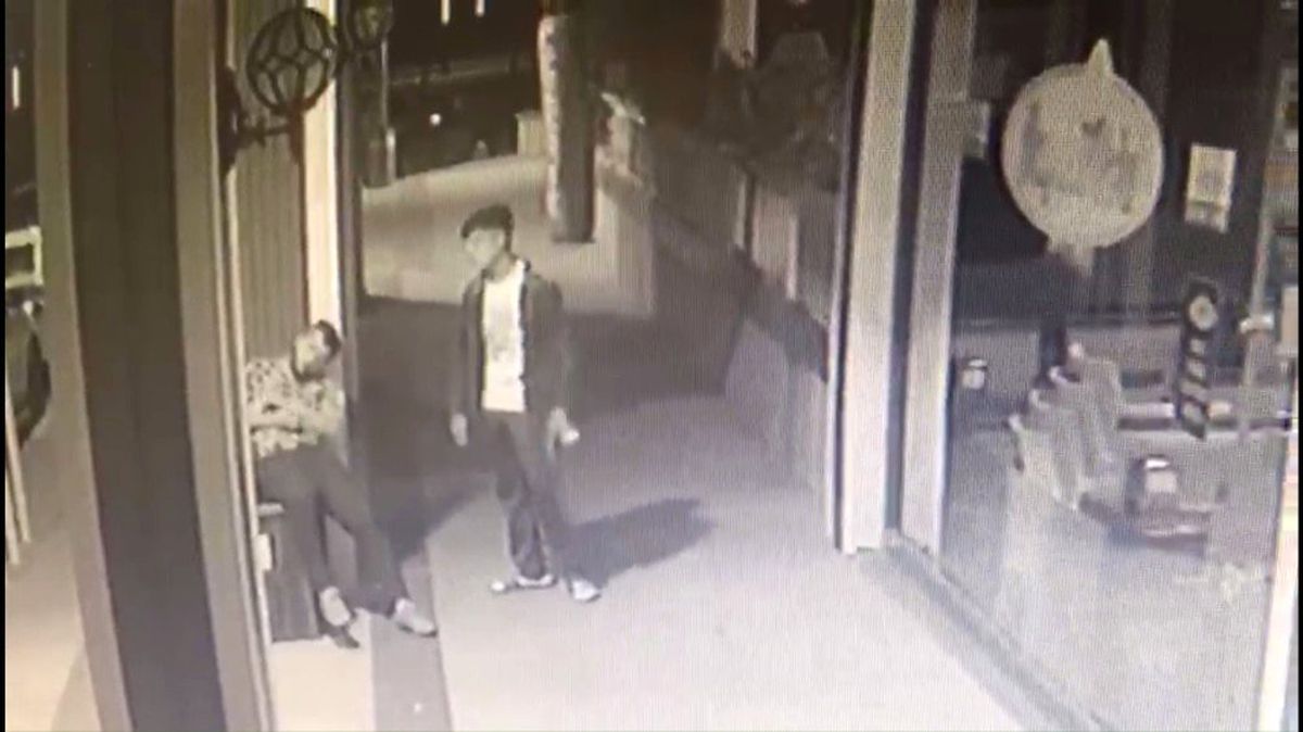 Hırsız rahatlığıyla pes dedirtti, hem çaldı hem zorla uzaklaştırıldı