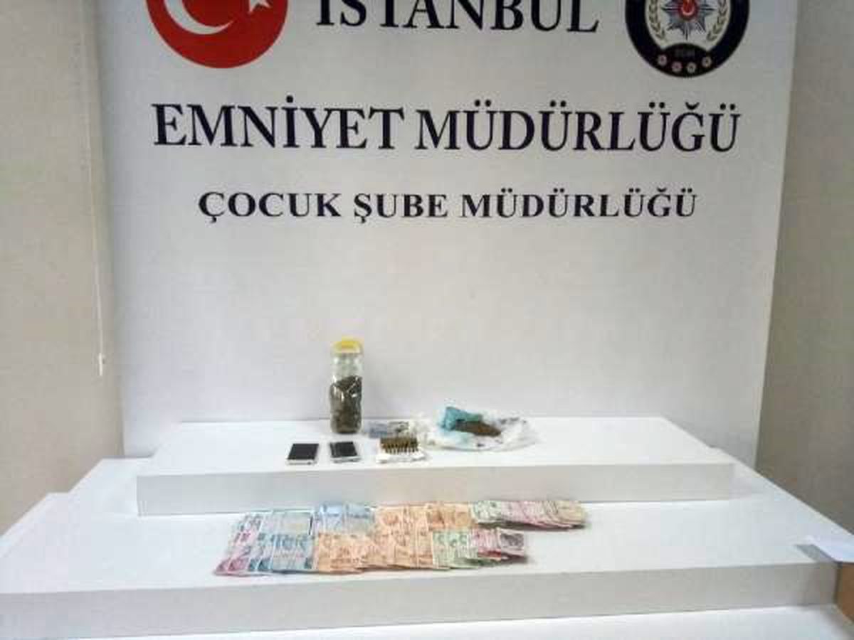 Kadıköy\'de uyuşturucu operasyonu: 5 gözaltı
