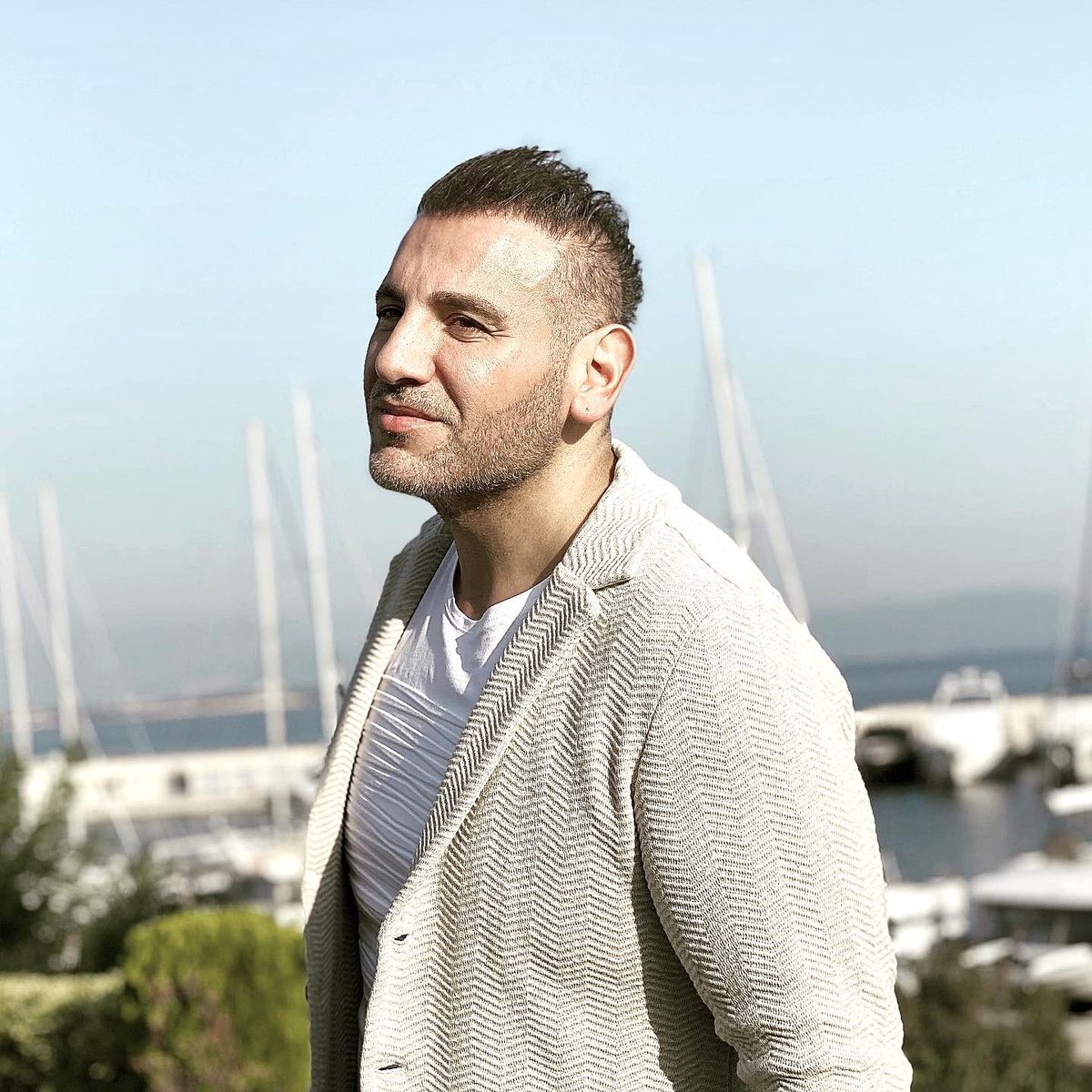 Mr. Jade oyuncu oluyor