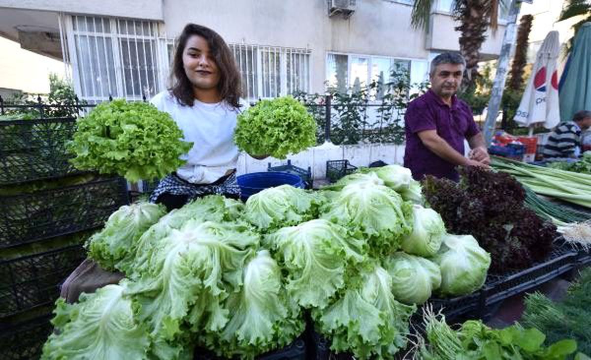 Pazarda marul satan Seher\'in hayali, halterde şampiyonluk