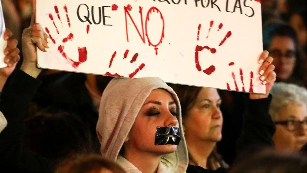\'Taciz değil tecavüz\': İspanyol kadınlar mahkemenin taciz kararını protesto etti
