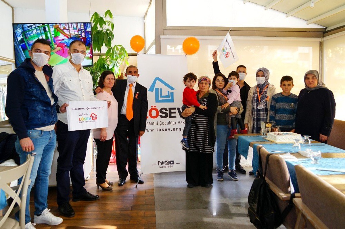 Tedavisi tamamlanan lösemi hastaları, maskelerini attı