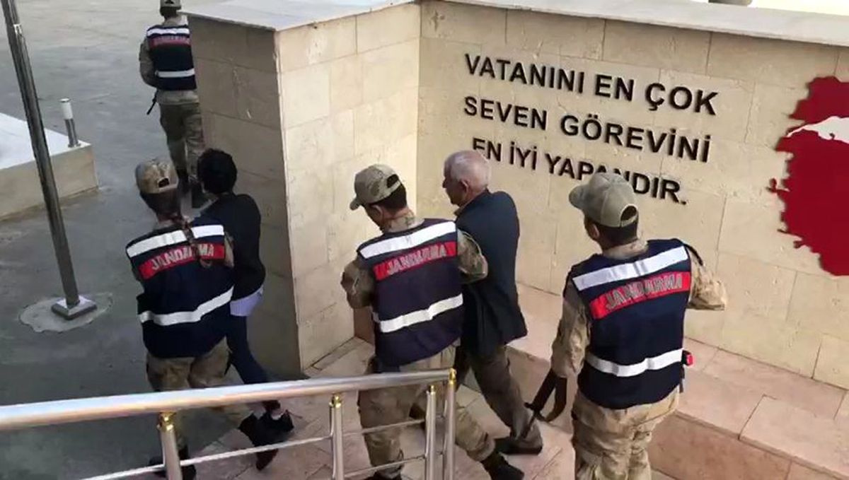 Terör örgütünden talimat alan HDP\'li meclis üyelerine gözaltı