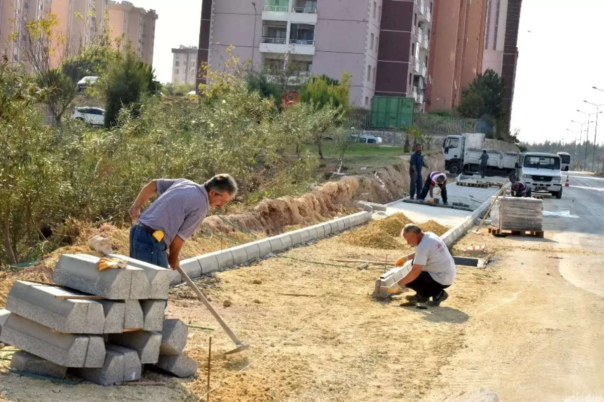 Toroslar\'da asfalt ve kaldırım çalışmaları sürüyor