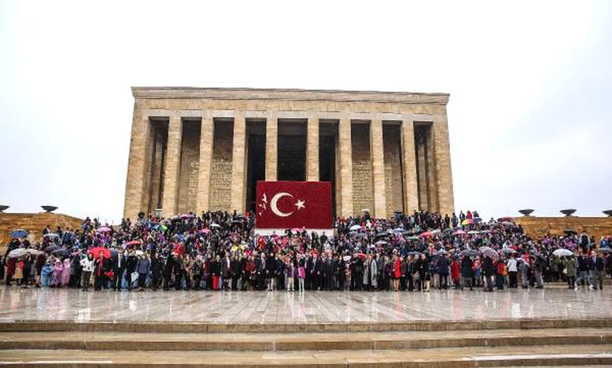 2 bin 500 öğrenciden Ata\'ya ziyaret