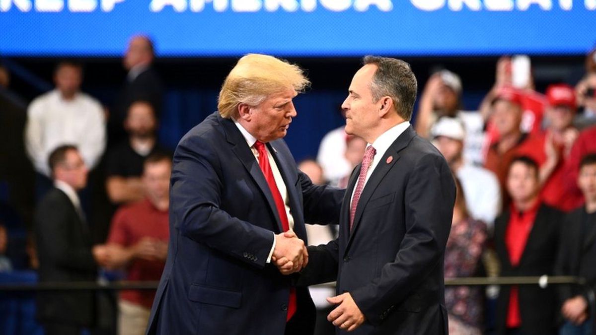 ABD\'de Demokratların iki kritik eyalette kazandığı zafer Trump\'ı neden endişelendirmeli?