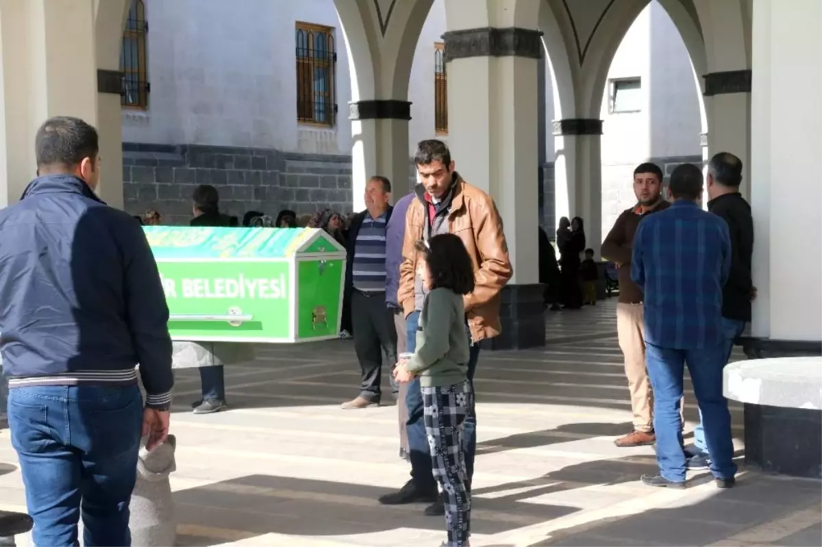 Acılı kardeşin feryadı yürekleri dağladı