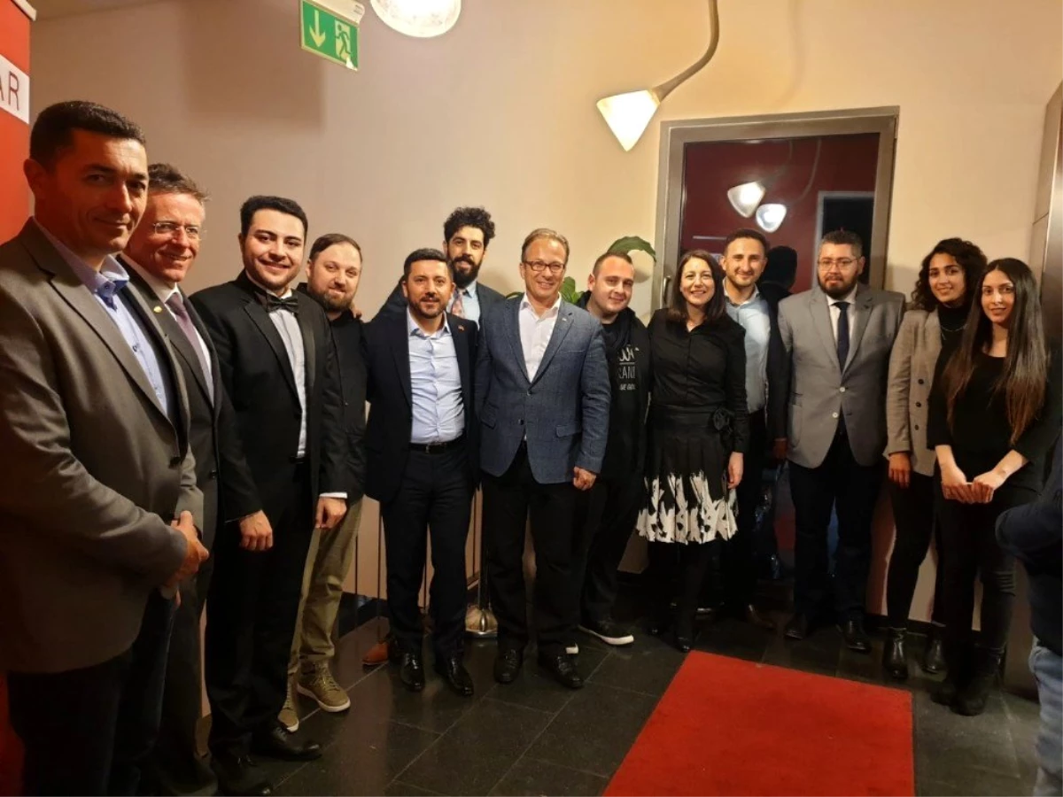 Belediye Başkanı Arı, Neuss\'ta Türk-Alman dostluk gecesine katıldı