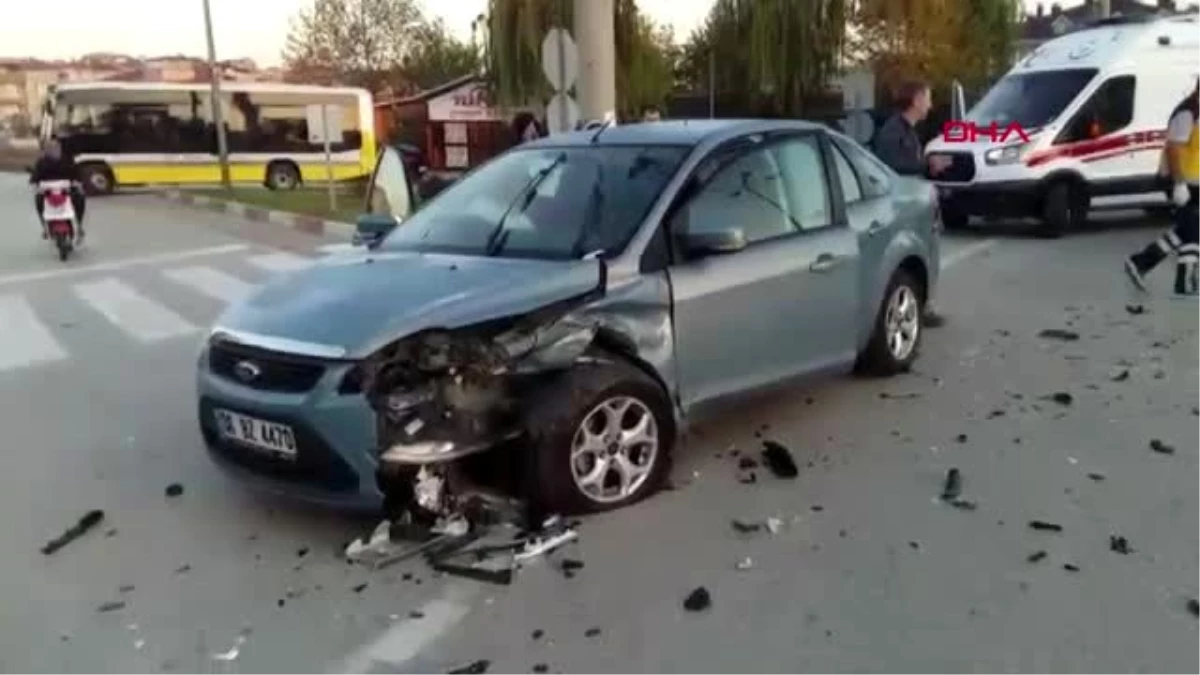 Bursa iki otomobilin çarpıştığı kaza, kamerada