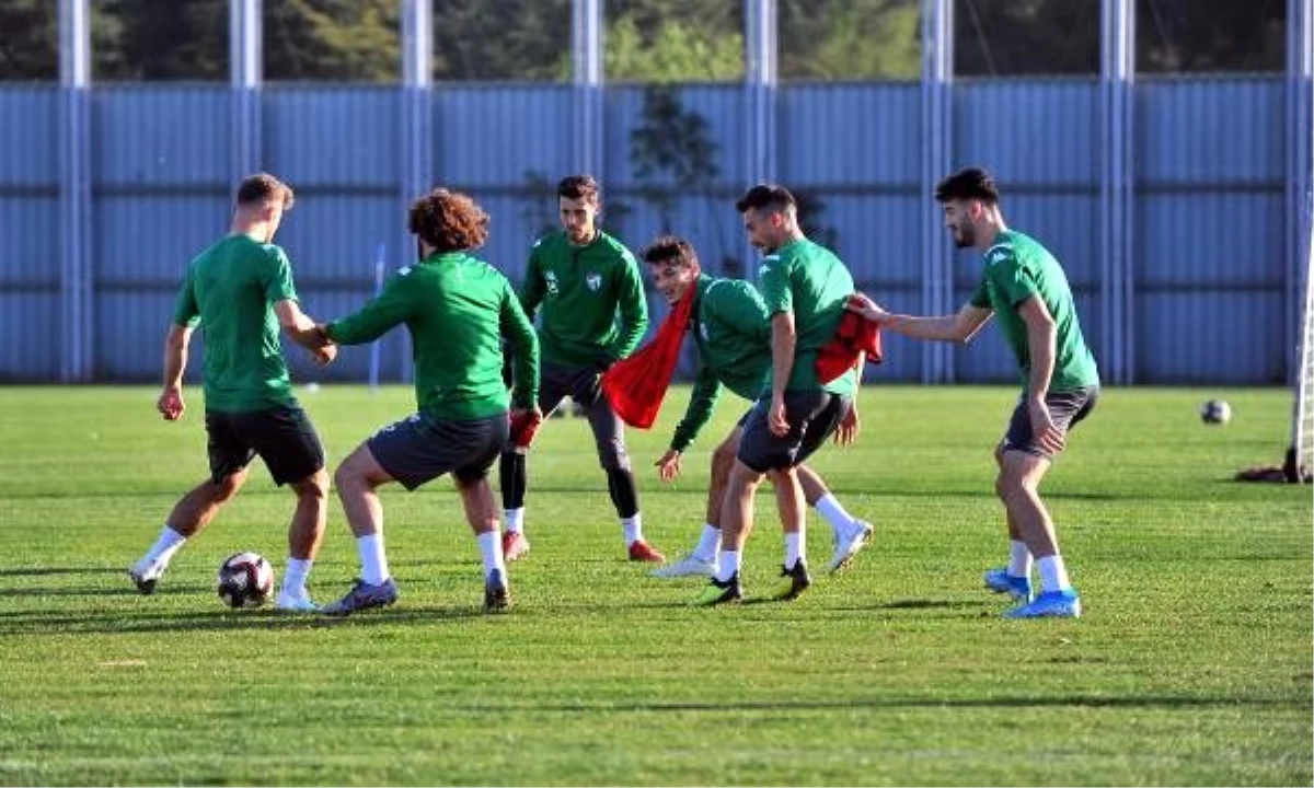 Bursaspor\'da Selçuk Erdoğan ve Anıl Karaer soruları yanıtladı