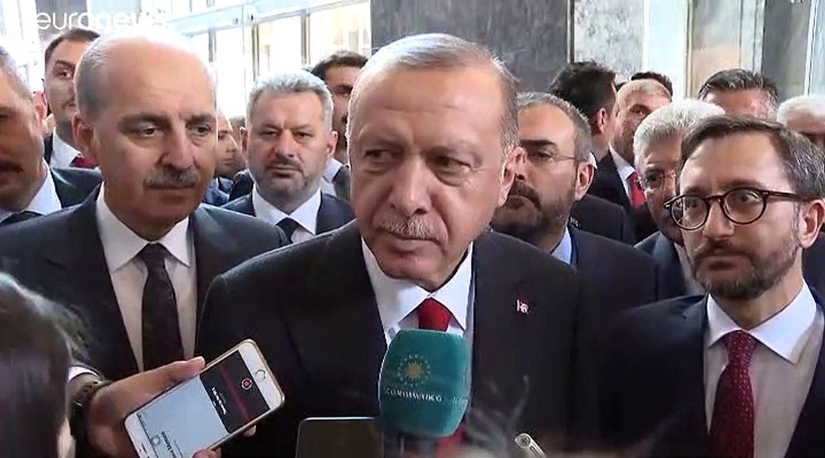 Cumhurbaşkanı Erdoğan\'dan Bülent Arınç\'ın KHK açıklamasına tepki: Esefle karşıladım