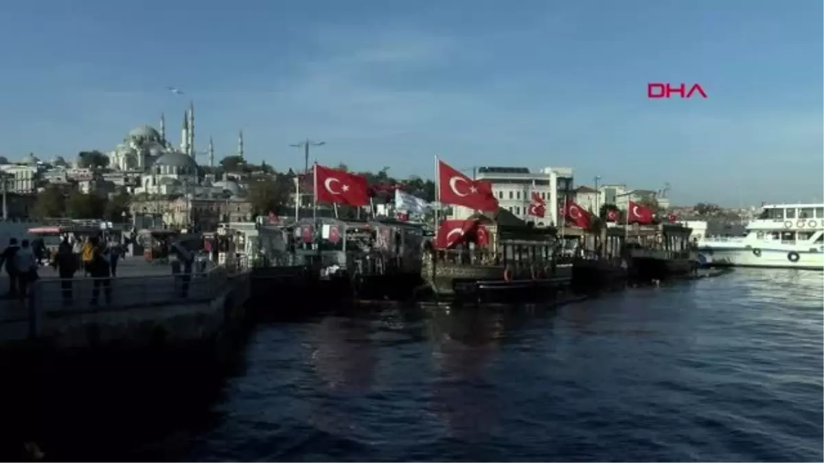 Eminönü\'nde balık-ekmek teknesi çalışanlarından mahkeme kararına tepki