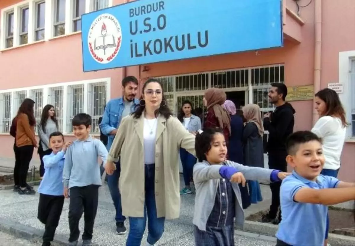 İlkokul öğrencileri, derse drama eğitimiyle başlıyor