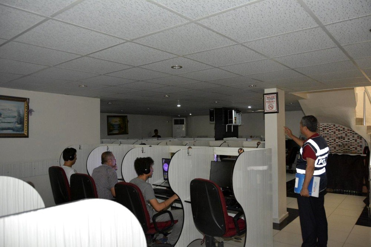 İnternet kafe ve oyun salonları denetlendi