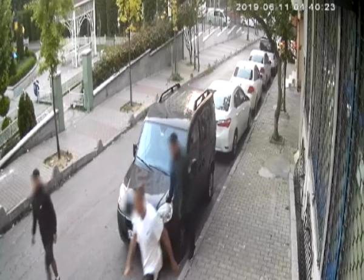 Kamerayı yanlışlıkla kaçacağı yöne çevirince yakalandı