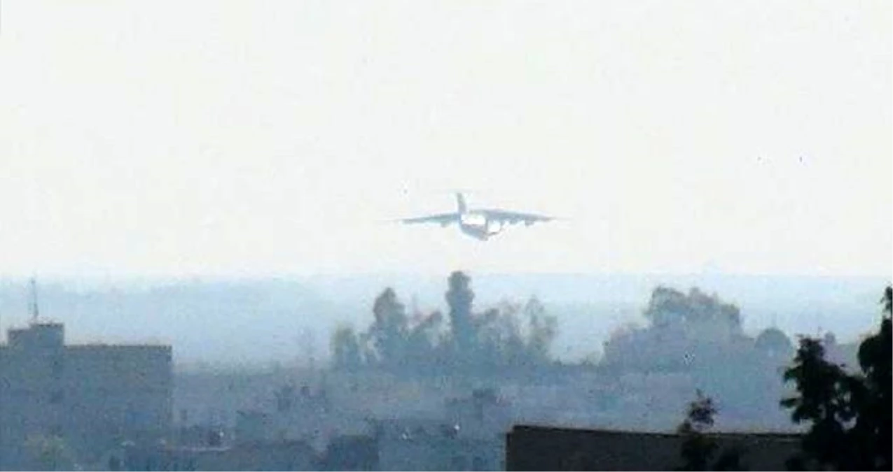 Esed\'in asker konuşlandırdığı Kamışlı\'ya inen Rus uçağı Nusaybin\'den görüntülendi