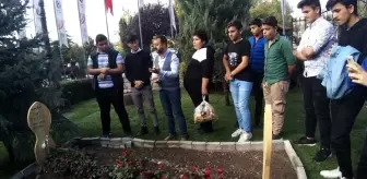 Kıraathane müdavimi öğrencilerden anlamlı ziyaret