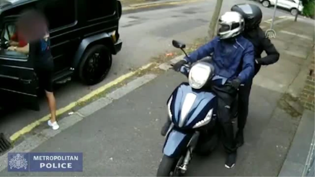 Londra polisi, Mesut Özil\'e saldırının yeni görüntülerini yayınladı