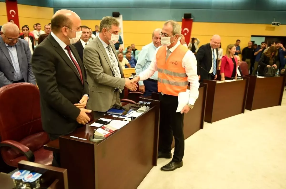 LÖSEV yeleği giyip, maske takarak meclis toplantısını yaptılar