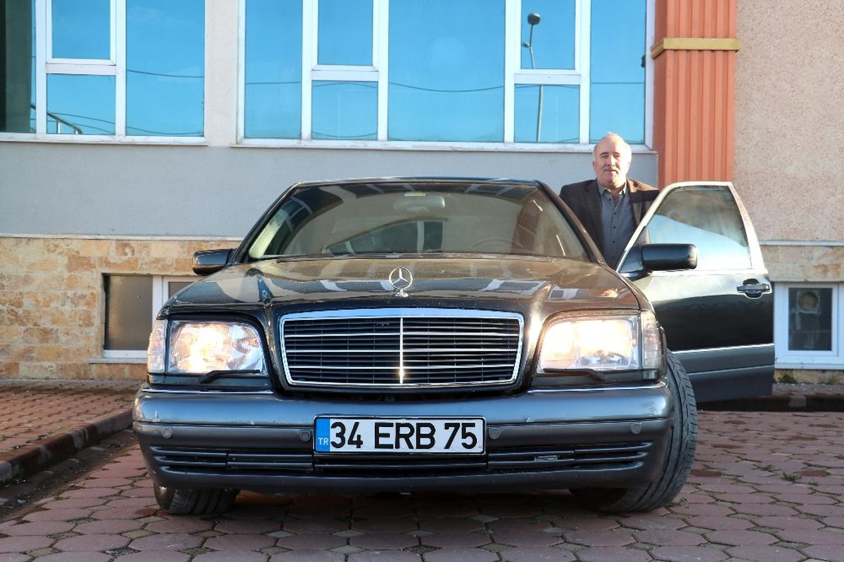 Necmettin Erbakan\'ın otomobilini hiçbir şeye değişmiyor