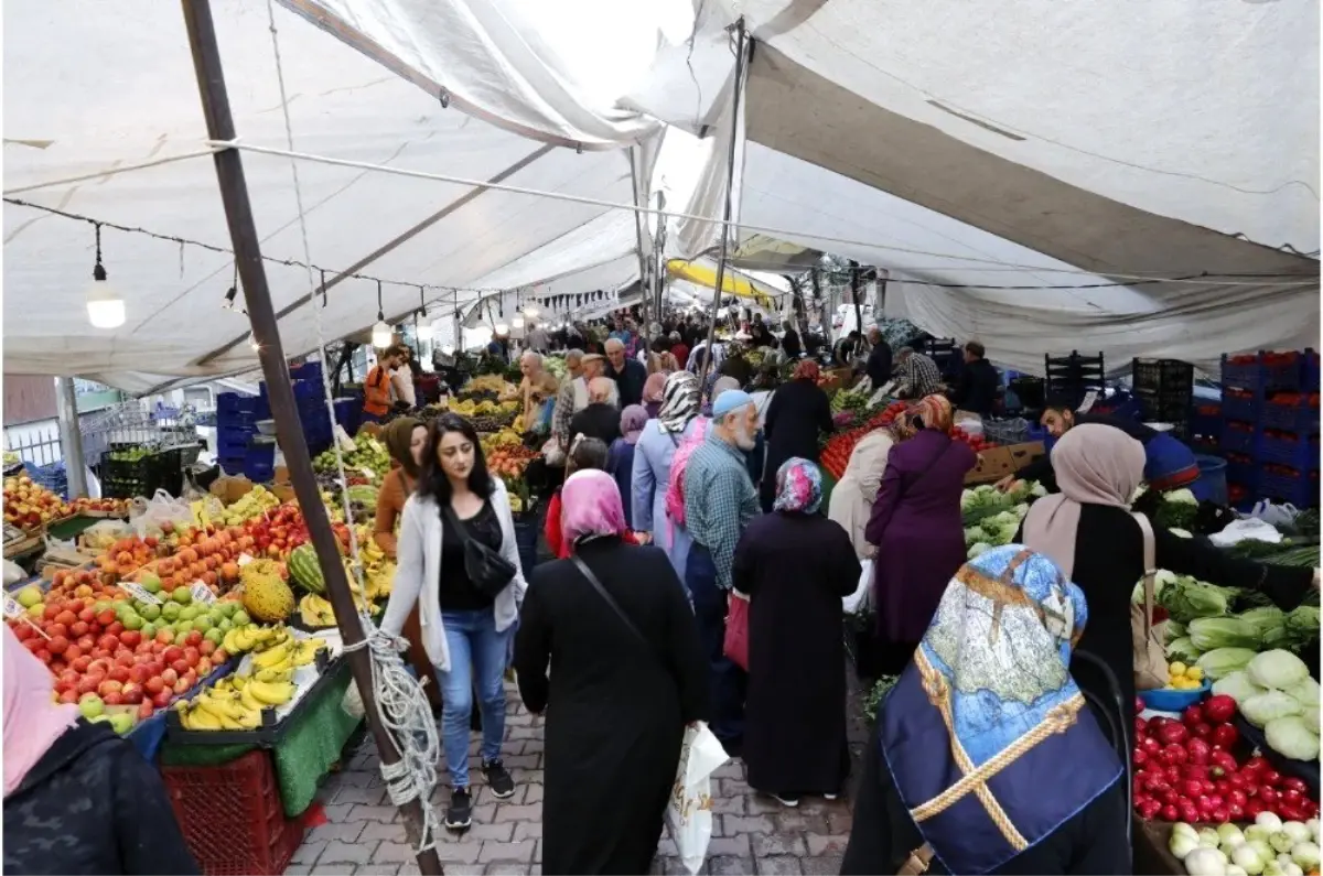 Sultangazililer taşınan Çarşamba Pazarı kararından memnun