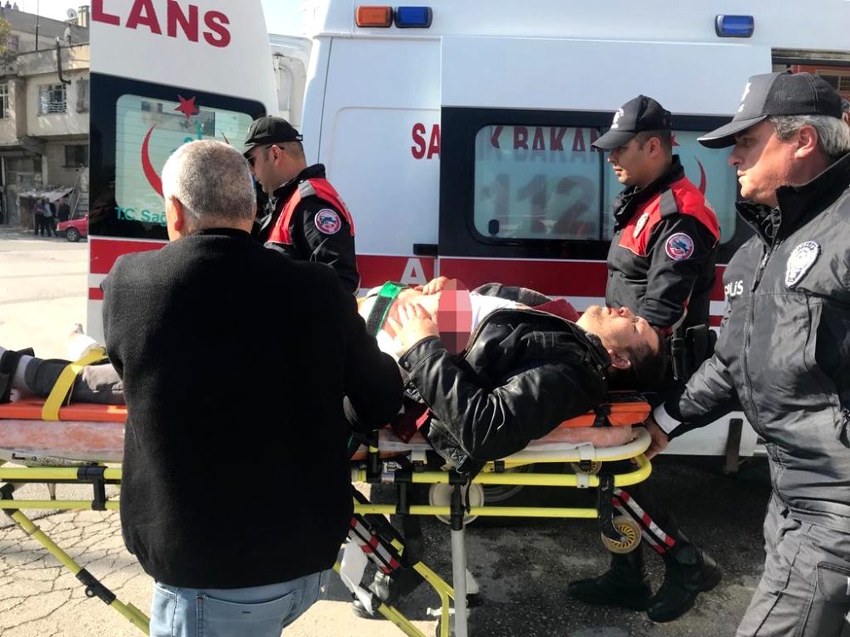 Trafik kazası sonrası sopalı bıçaklı kavga: 3 yaralı