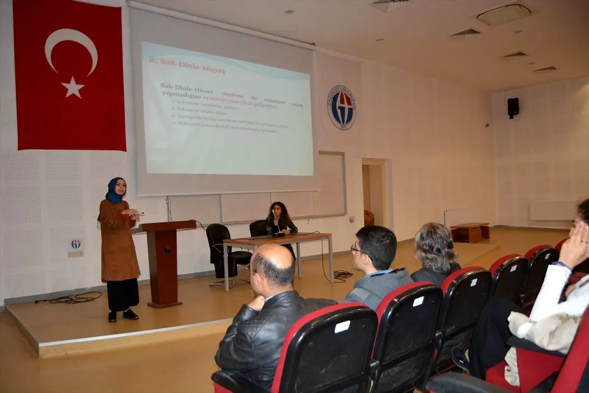 Üniversite öğrencilerine ilk yardım semineri