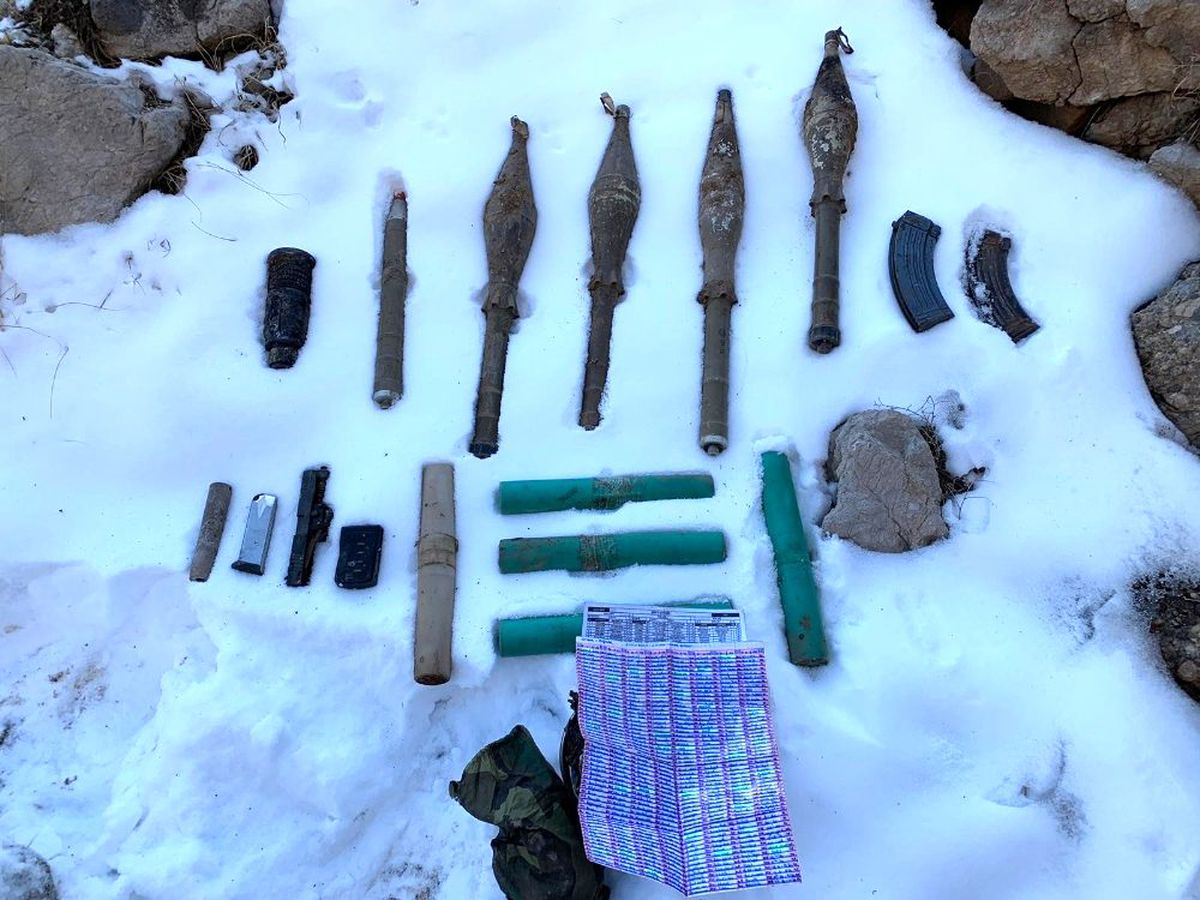 Van\'da PKK\'ya ait 4 antitank roketatar ve 1 antipersonel roketatar ele geçirildi