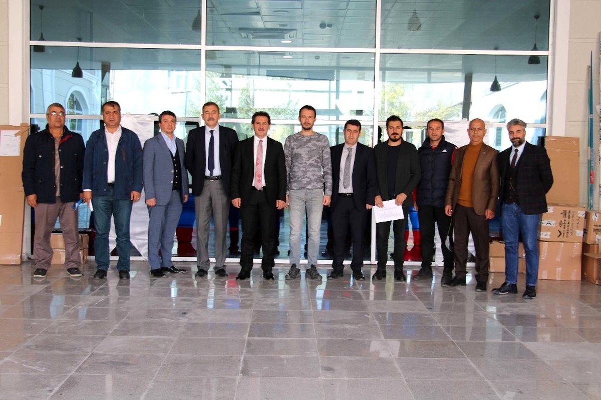 Van\'da yeni kurulan 5 spor kulübüne malzeme desteği