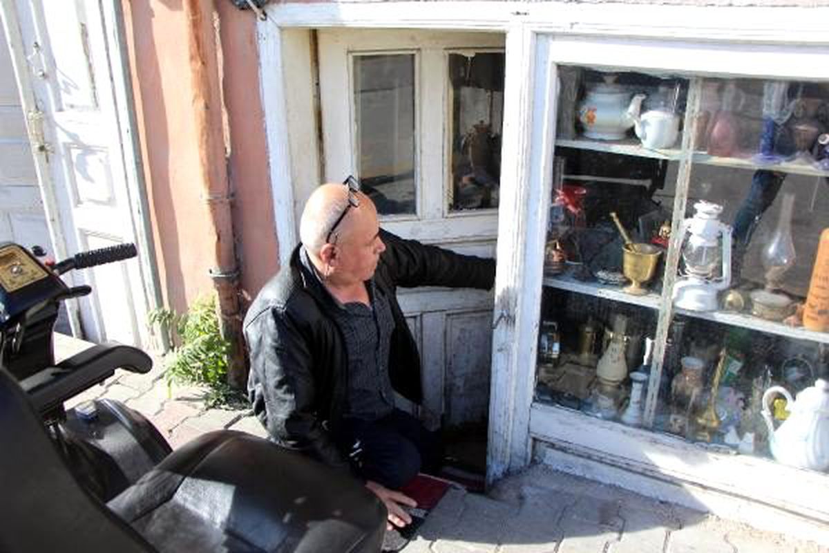 35 yıldır antika satıyor